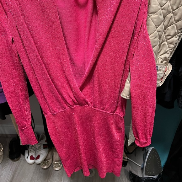 Pink deep v-neck long sleeve dress. - Picture 5 of 5